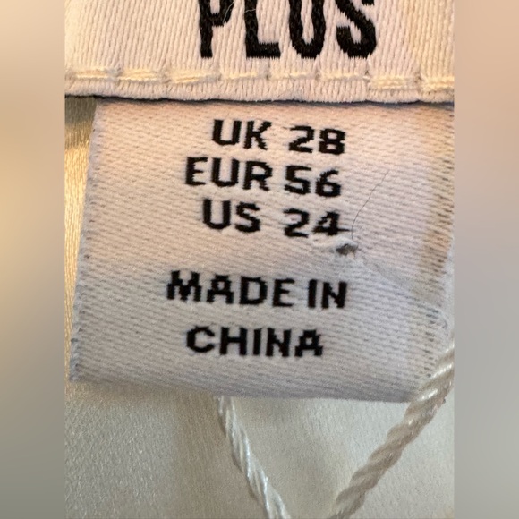 Pretty Little Thing premium white boning detail bodycon dress nwt size 24 - Picture 7 of 7